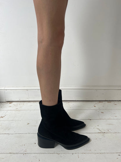 JIL SANDER SUEDE BOOT (EU 40.5)