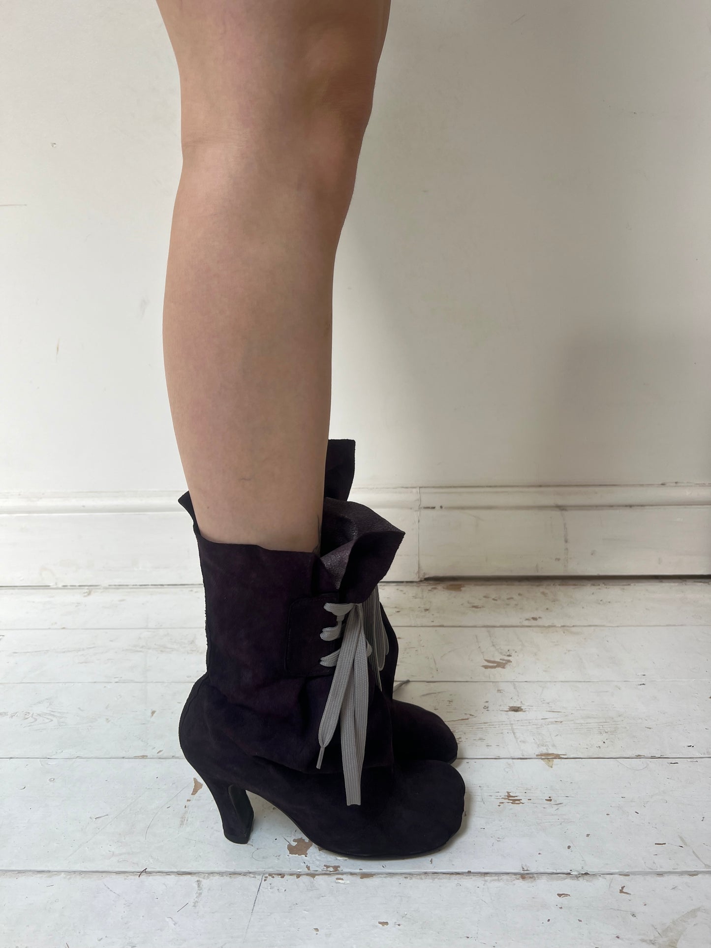 VIVIENNE WESTWOOD ANIMAL TOE SACK BOOTS (EU 38)