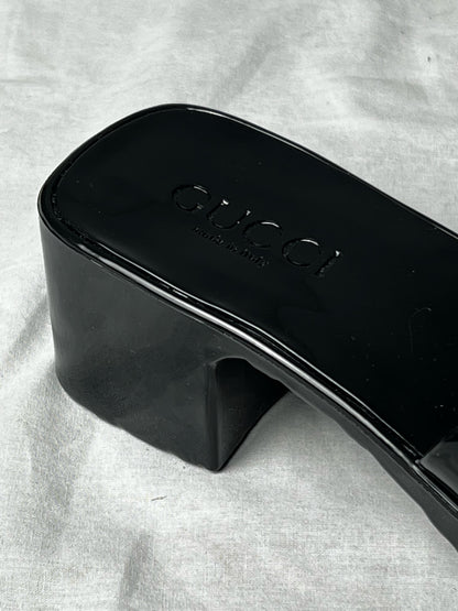 GUCCI RUBBER LOGO SANDALS
