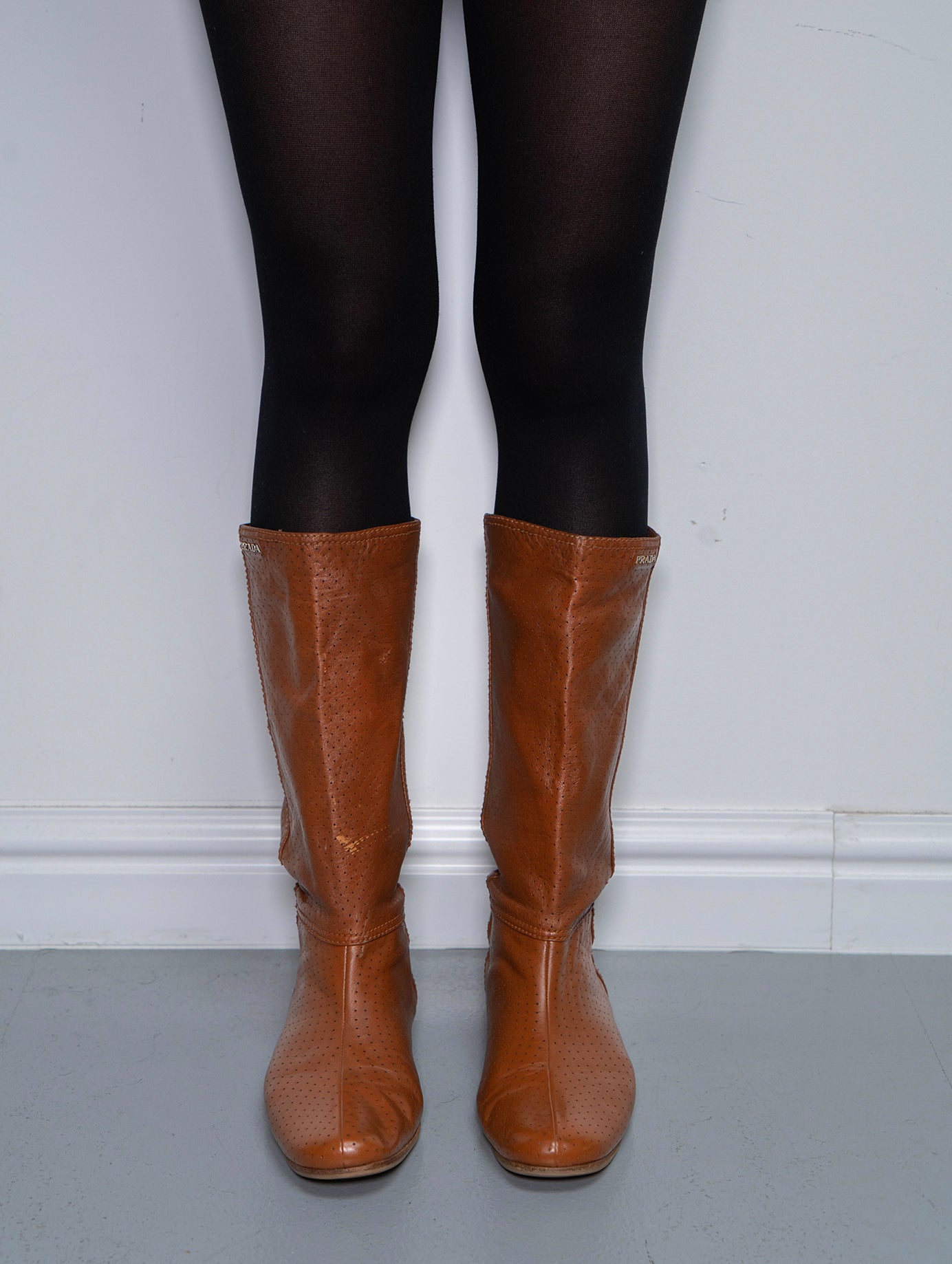 PRADA GLOVE BOOTS (EU 38)