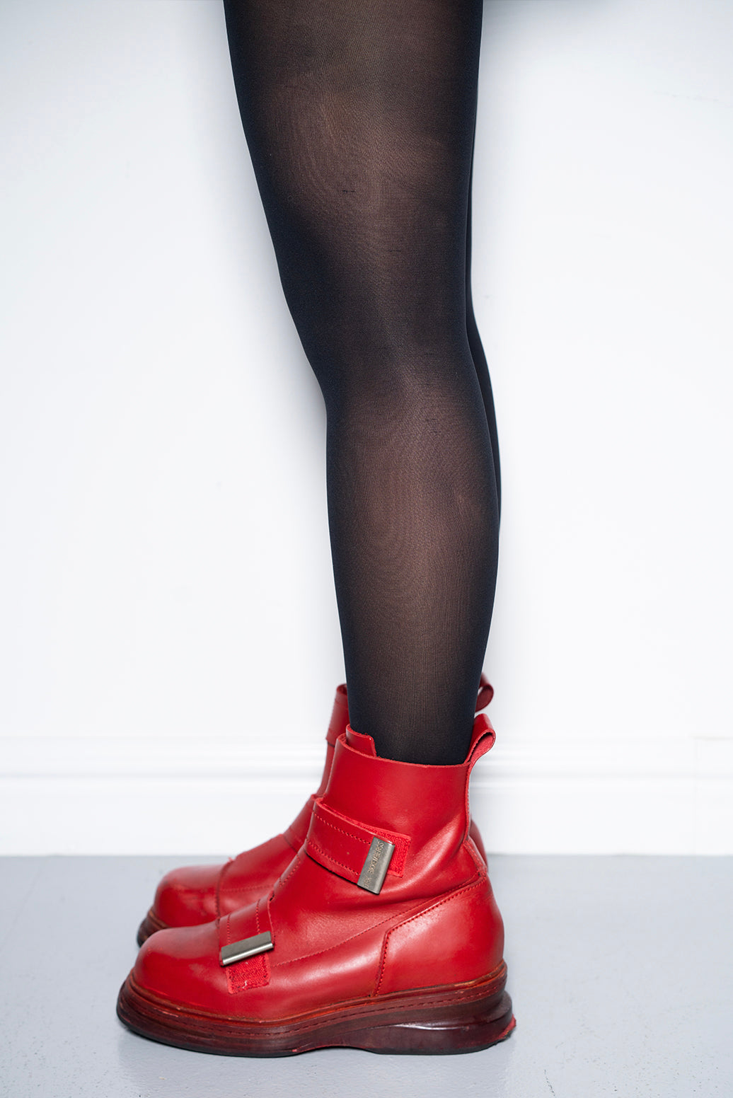 DIRK BIKKEMBERGS 90s RED VELCRO BOOTS (EU 37)